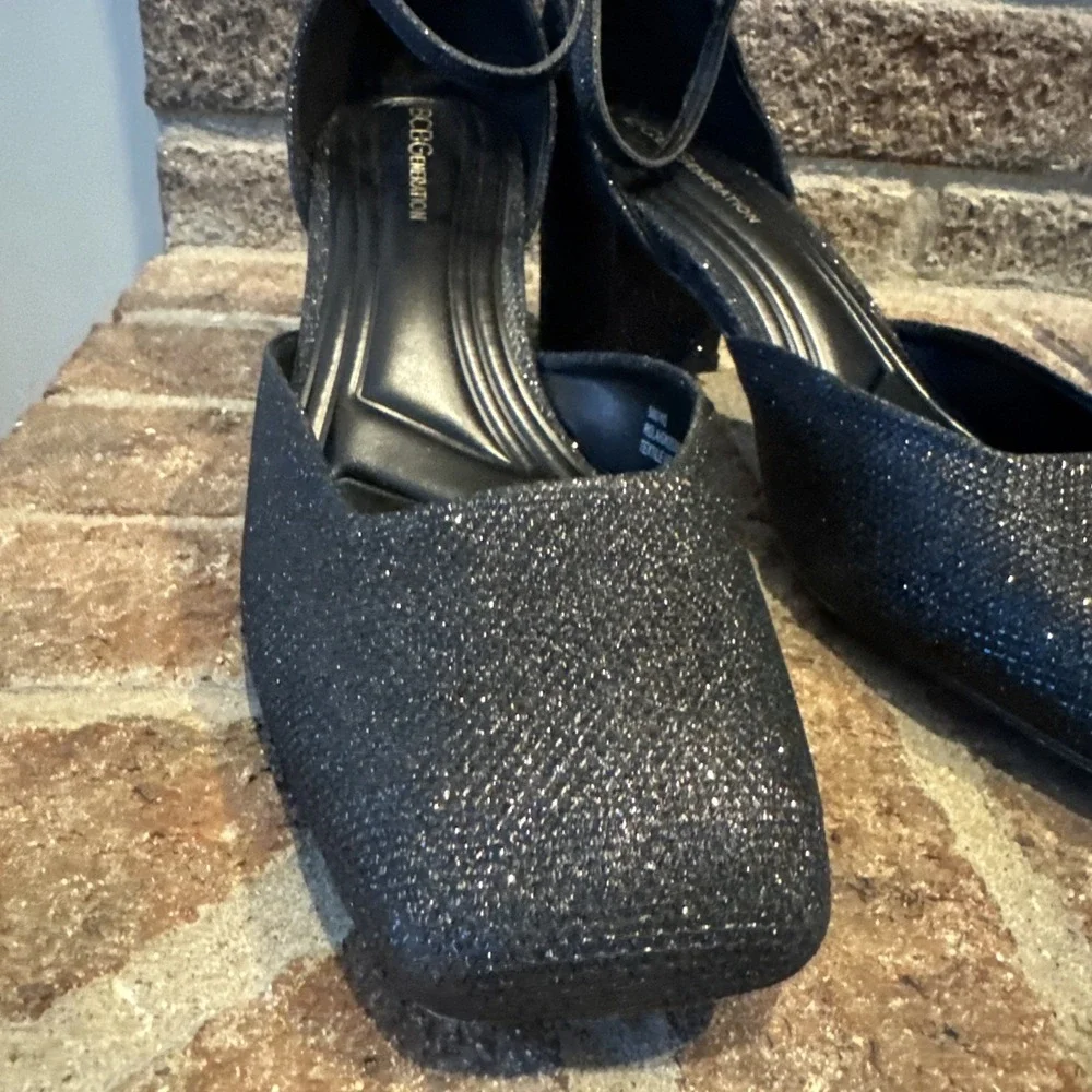 BCBGeneration Rola Shimmery Block Heel Pump Women's Black Size 9M #502